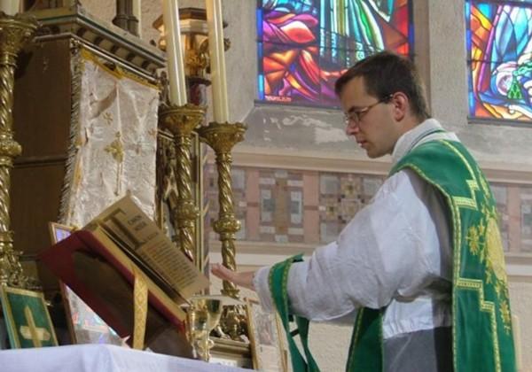 The first parish Priest of the FSSP in Quebec City, Fr. Guillaume Lodd.