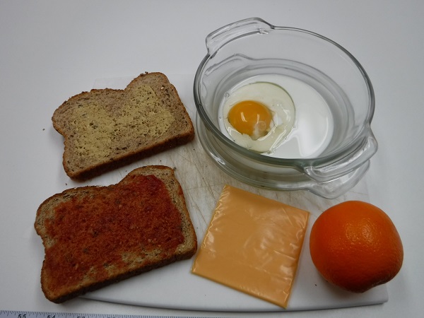 Le sandwich � l'oeuf et au fromage.