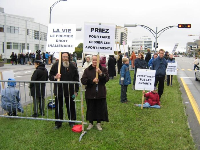 Mrs Labont�, front and center, who by her prayers and phone calls
increase the pro-life attendance by 30%